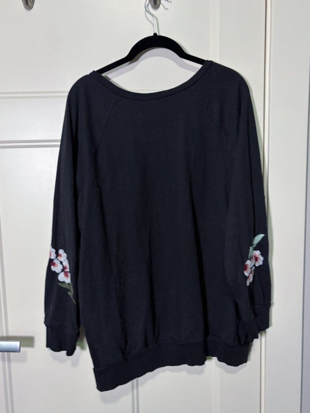 Torrid 1 (1X) Black Embroidered Floral Long Sleeve Pullover Sweatshirt - Picture 3 of 10